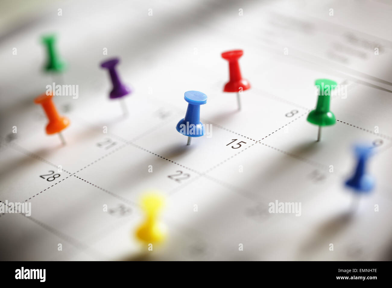 Punaise dans calendar concept pour occupé, de nomination et de rappel de réunion Banque D'Images