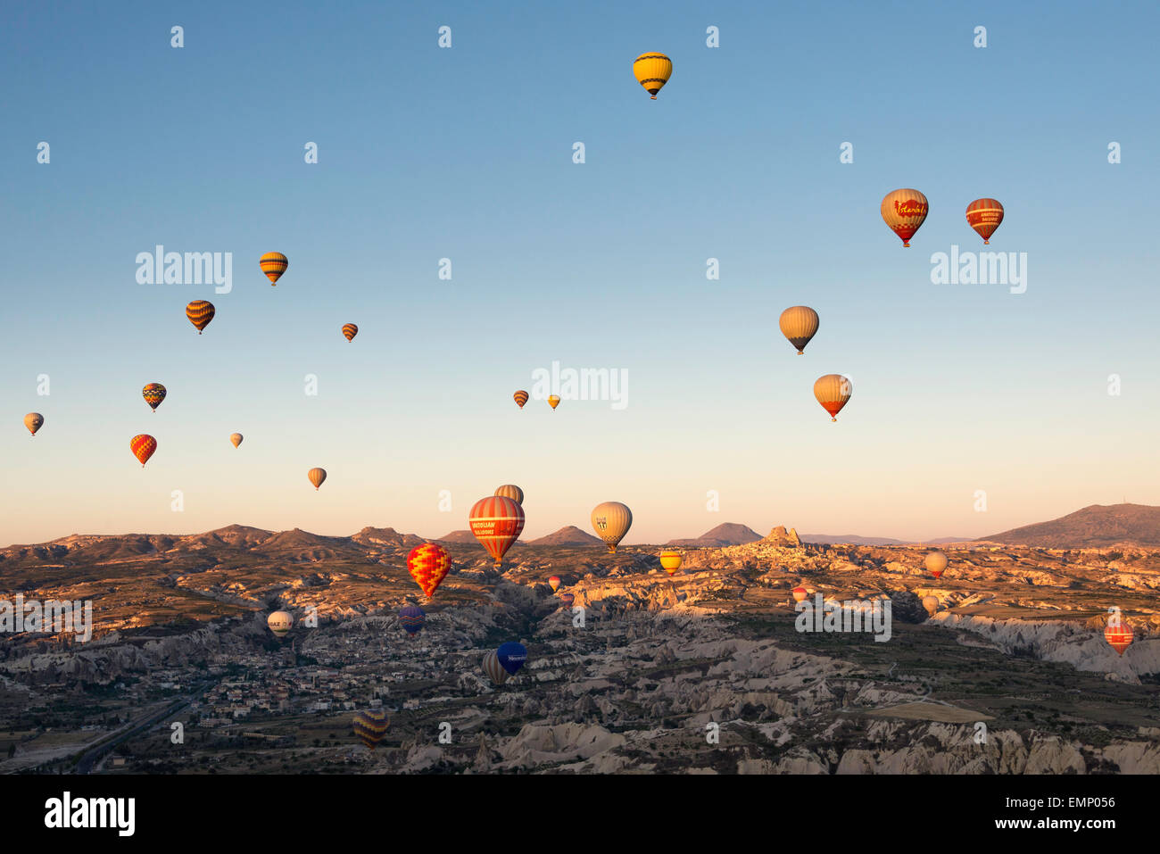 Tôt le matin, vol en ballon au-dessus de la Cappadoce, Turquie Banque D'Images