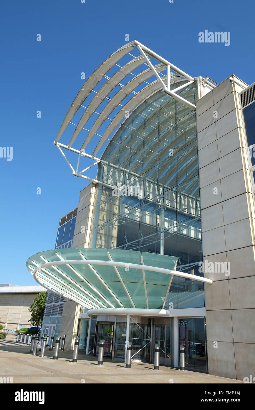 La grande entrée impressionnante pour le centre commercial à Bristol un grand hors de la ville.Les unités de vente au détail 22 Avril 2015 Banque D'Images