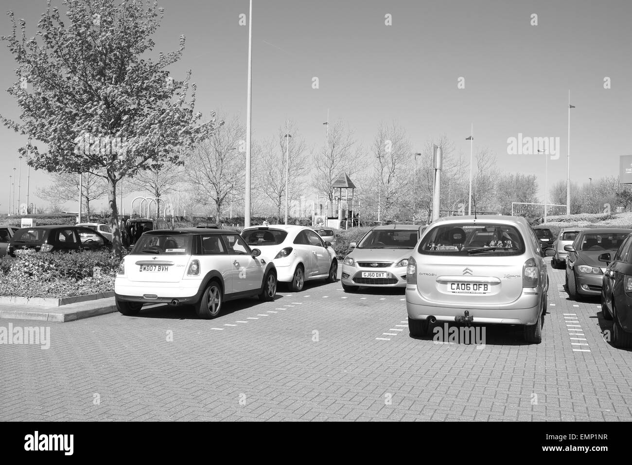Trouvé, les espace de stationnement dans un parking de voiture à Bristol, le 22 avril 2015 Banque D'Images