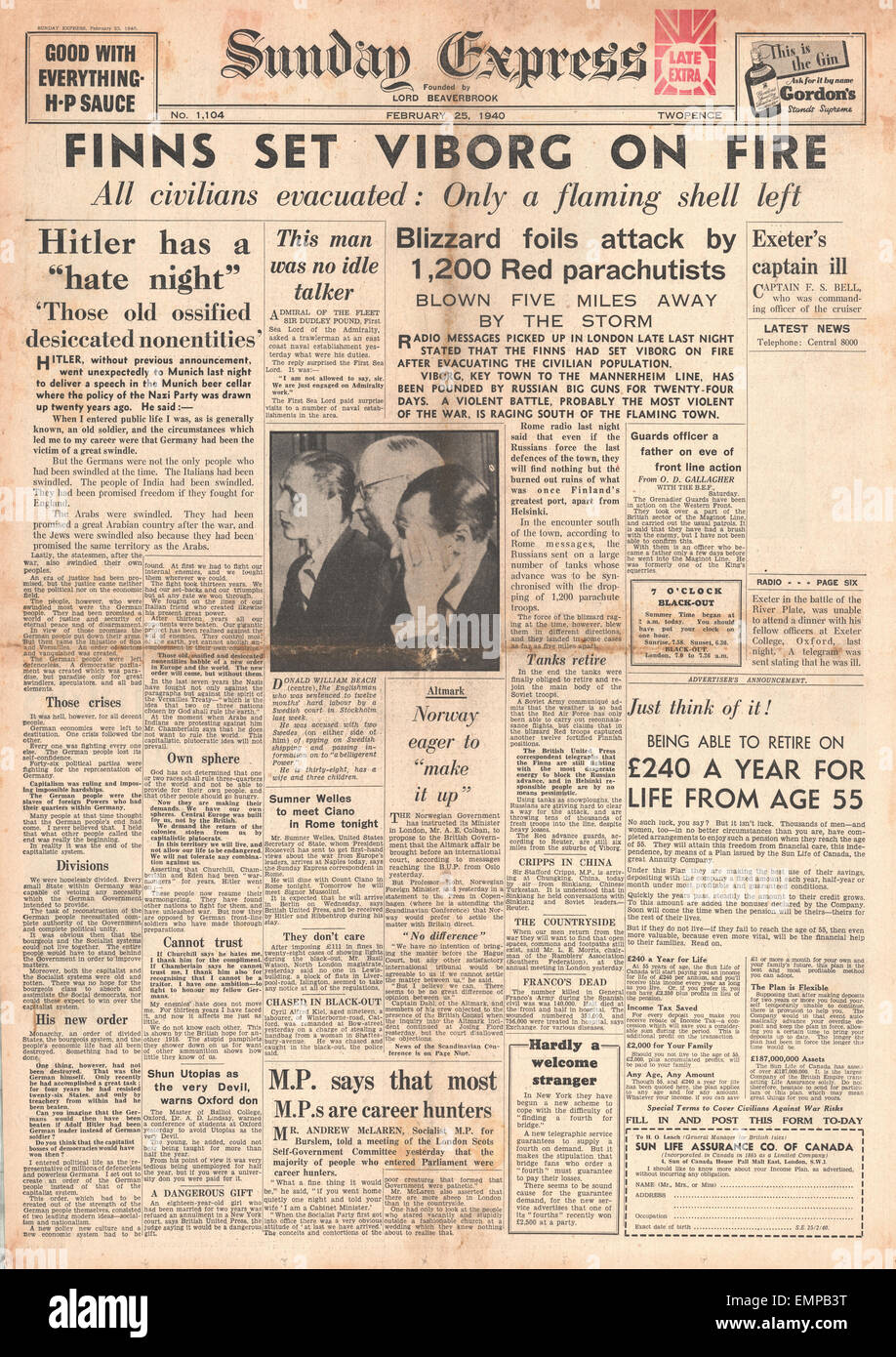 1940 front page Sunday Express Finlande défend ville de Vyborg Banque D'Images