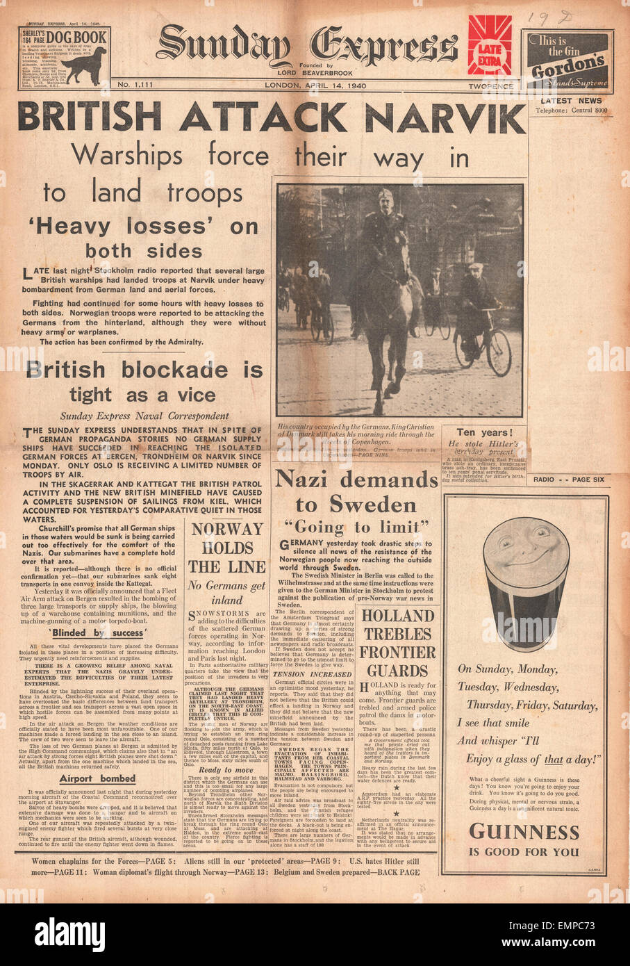 1940 front page Express dimanche les forces britanniques attaquent Narvik Banque D'Images