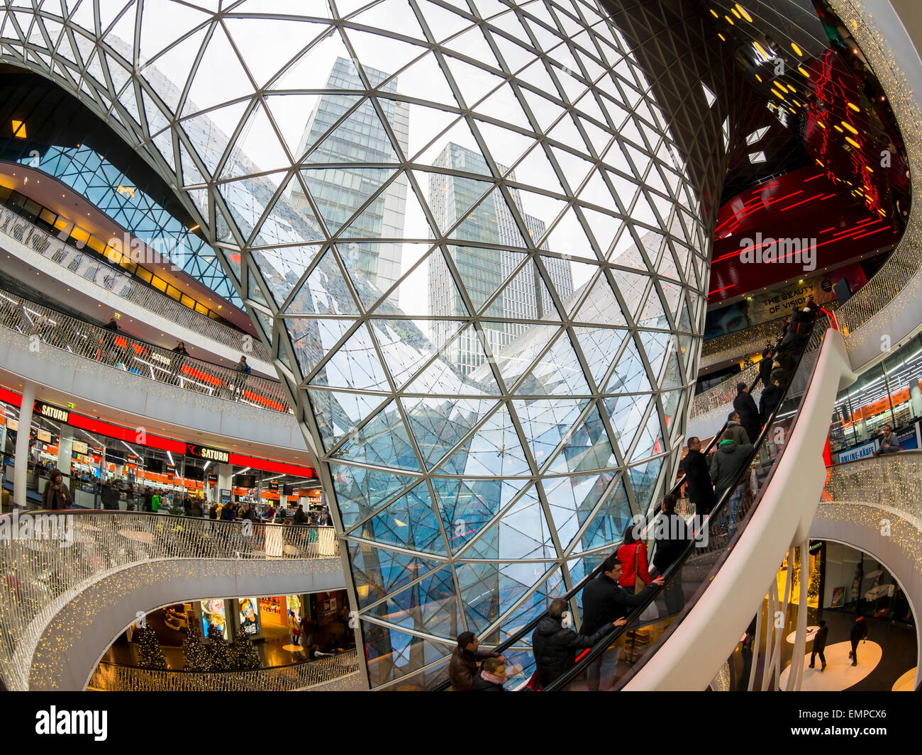 L'architecture moderne, le centre commercial MyZeil, architecte Massimiliano Fuksas, Frankfurt am Main, Hesse, Allemagne Banque D'Images