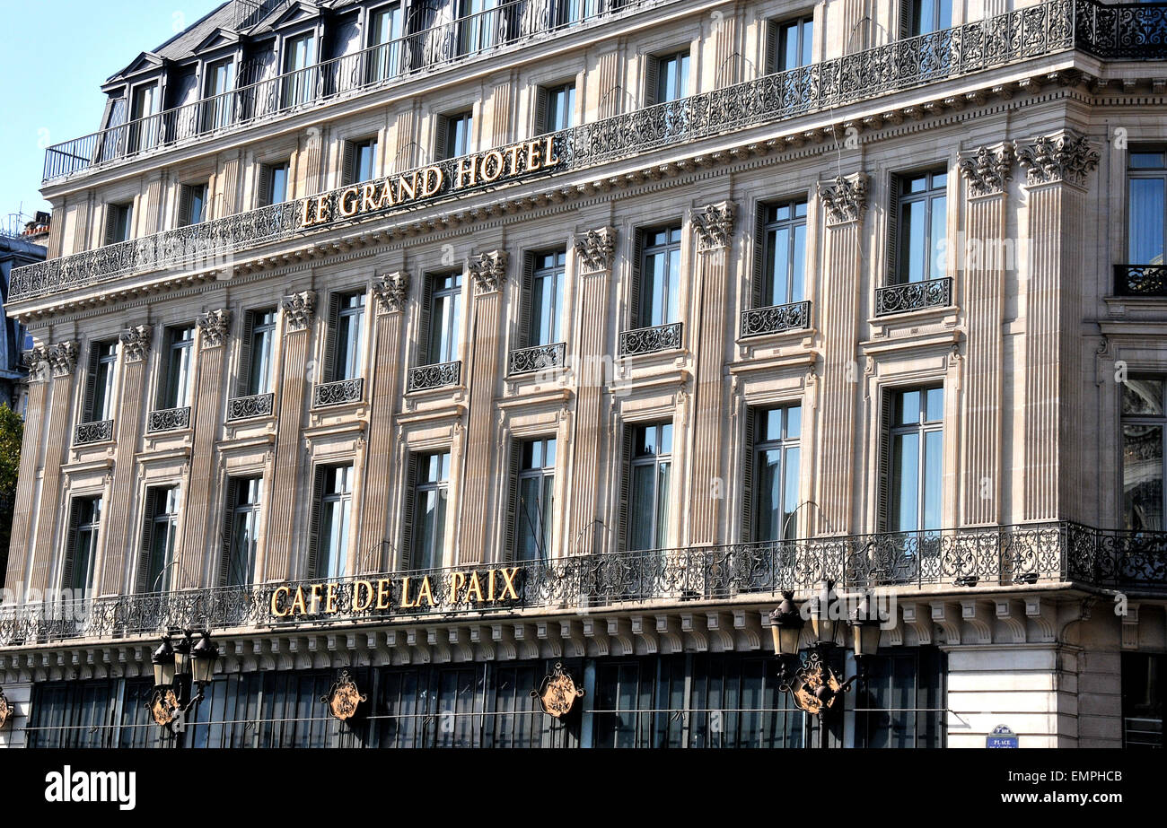 Le Grand hotel et le café de la paix place de l'Opéra à Paris, France Banque D'Images