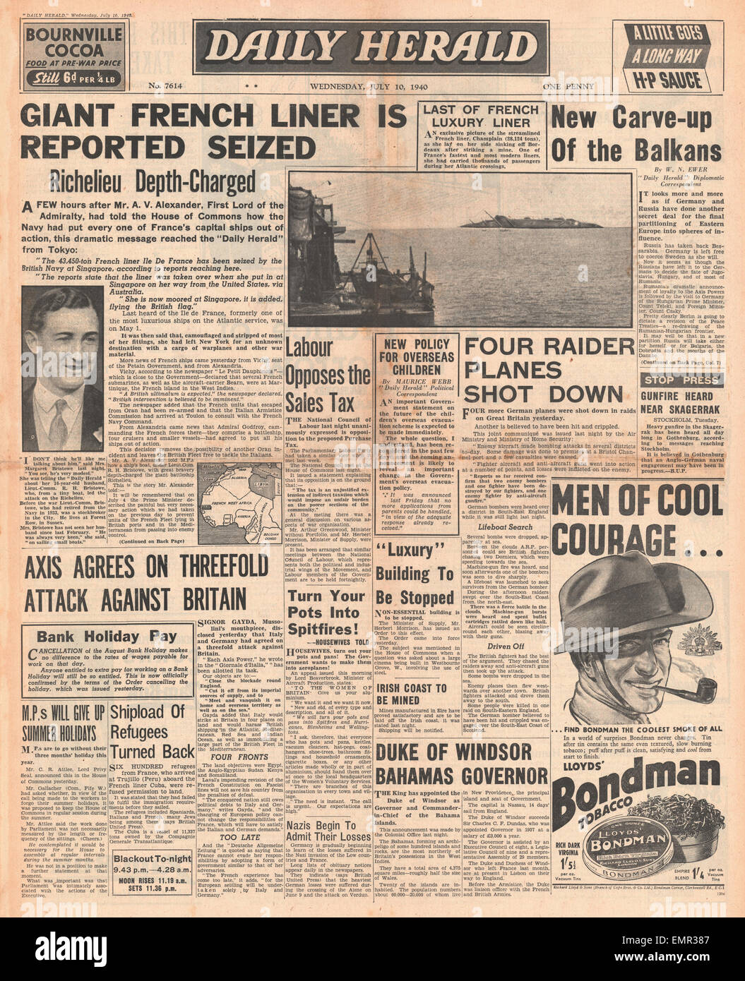 1940 front page Daily Herald l'attaque de la marine royale française sur le cuirassé Richelieu, naufrage du paquebot français Duc de Champlain Banque D'Images