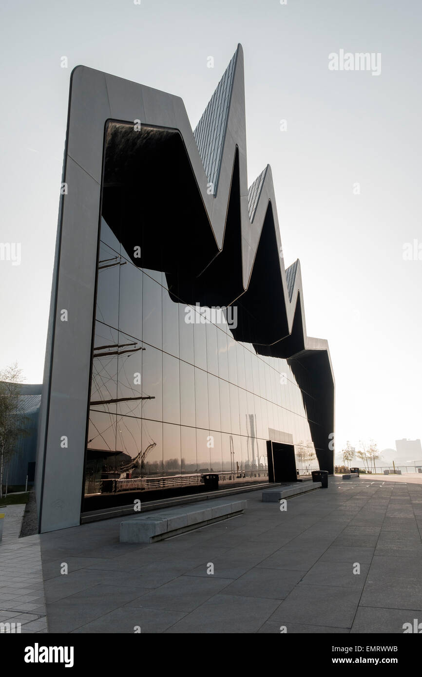 Glasgow Riverside Museum lever du soleil le matin sur la rivière Clyde, Glasgow, Écosse, Royaume-Uni Banque D'Images