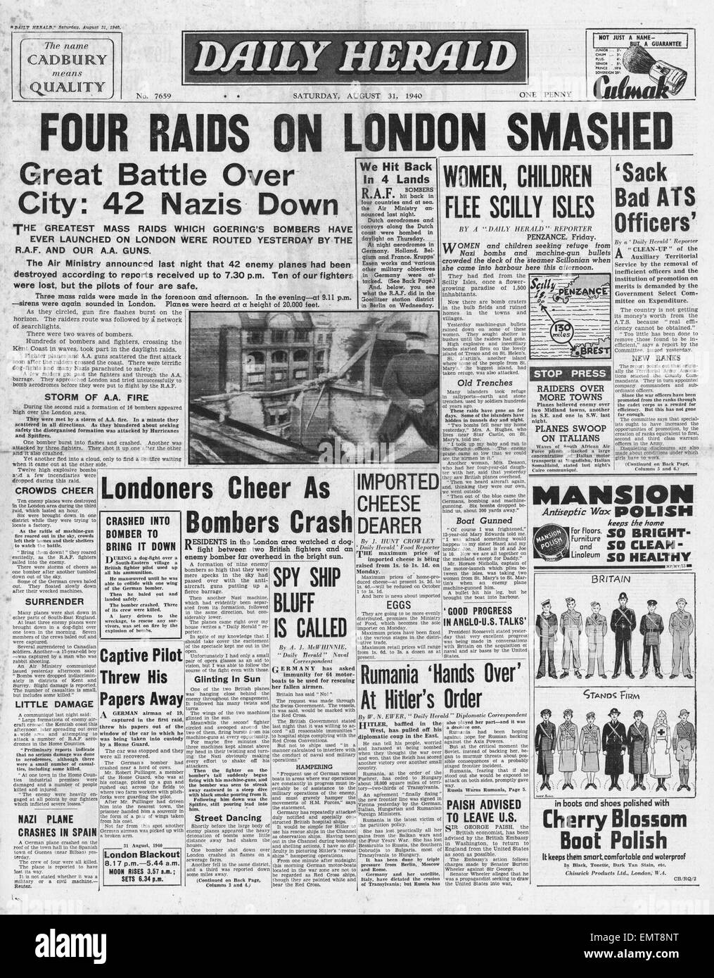 1940 front page Daily Telegraph des raids de la Luftwaffe sur Londres Banque D'Images