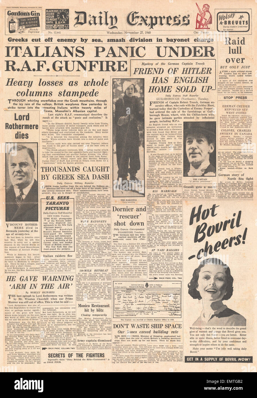 1940 front page Daily Express RAF batter les forces italiennes décès de Lord Rothermere Banque D'Images