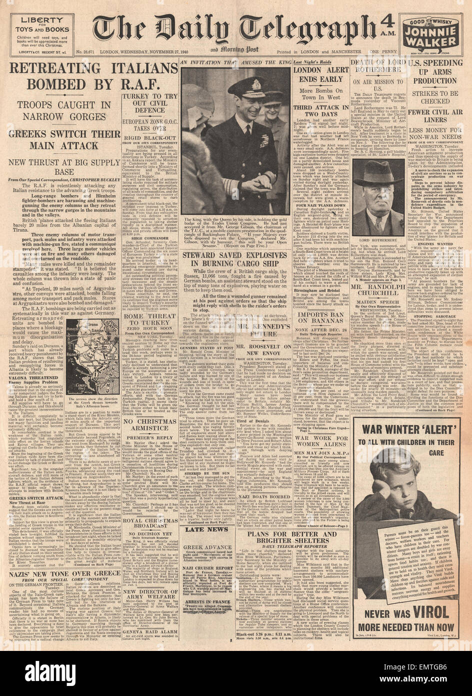 1940 front page Daily Telegraph RAF batter les forces italiennes décès de Lord Rothermere Banque D'Images