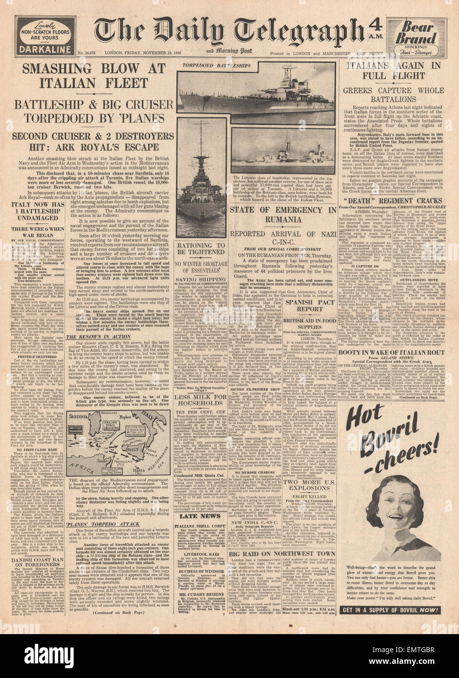 1940 front page Daily Telegraph flotte italienne batailles de la Royal Navy en Méditerranée Banque D'Images