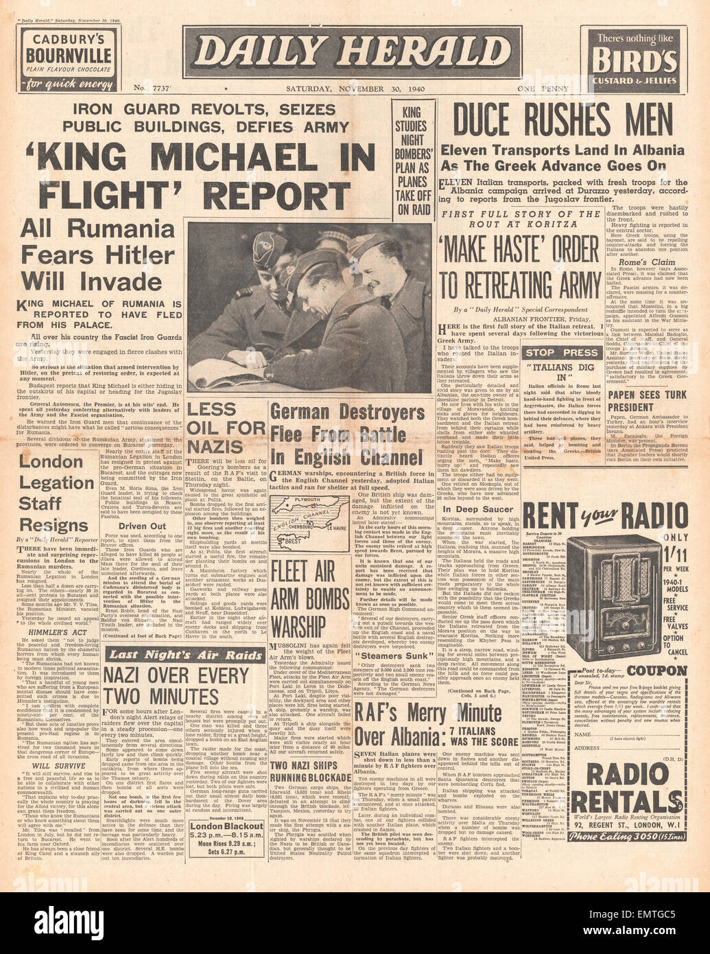 1940 front page Daily Herald le roi Michael fuit la Roumanie le roi George VI au briefing de Bomber Command Banque D'Images