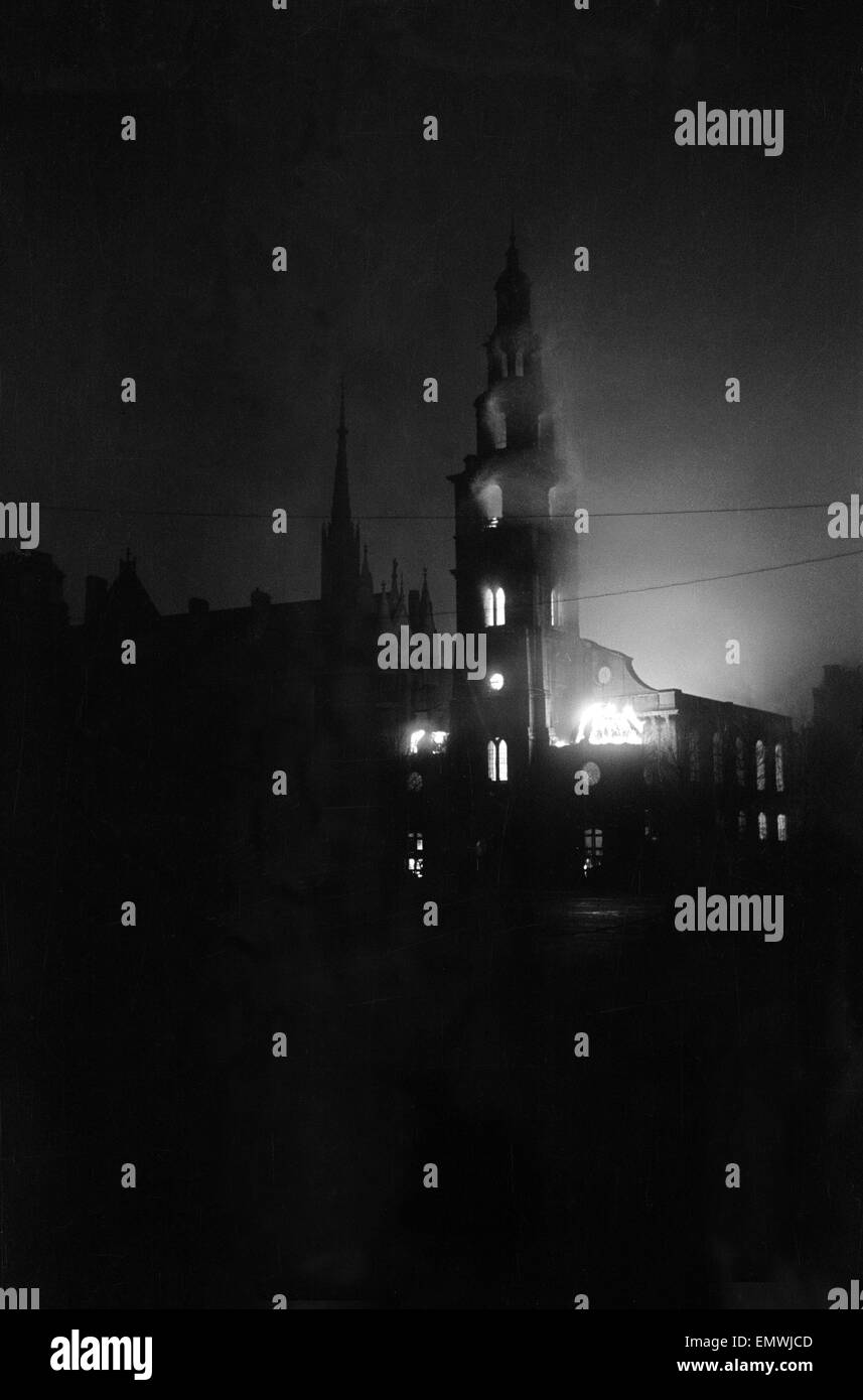 St Clements danois en feu, 10 mai 1941 Banque D'Images