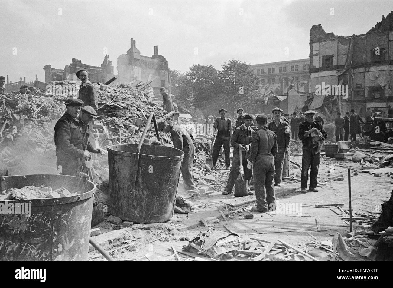 Les dégâts de raid aérien à Kentish Town, Londres. 19 juin 1944. Banque D'Images