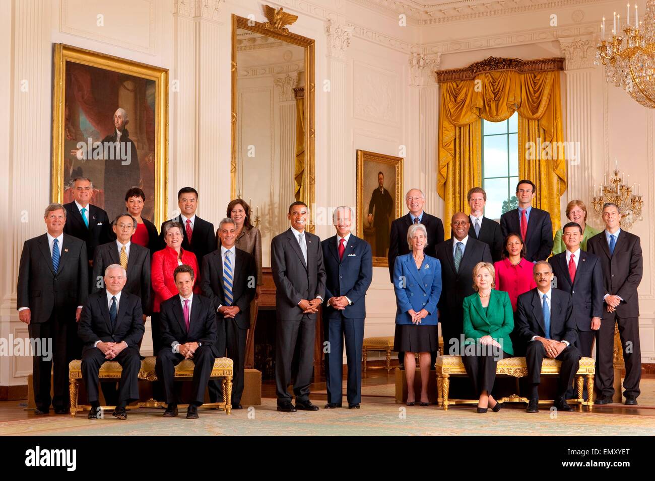 Le président américain Barack Obama et le Vice-président Joe Biden posent avec les secrétaires du Cabinet lors d'une photo officielle de la Maison Blanche le 10 septembre 2009 à Washington, DC. Banque D'Images