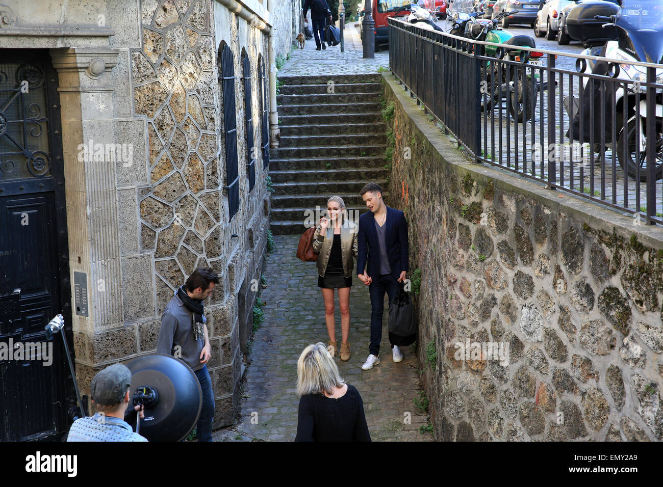 Paris, France. Apr 23, 2015. Tournage sur la Butte Montmartre à Paris, France le 24.04.2015 Kuvaiev Crédit : Denys/Alamy Live News Banque D'Images
