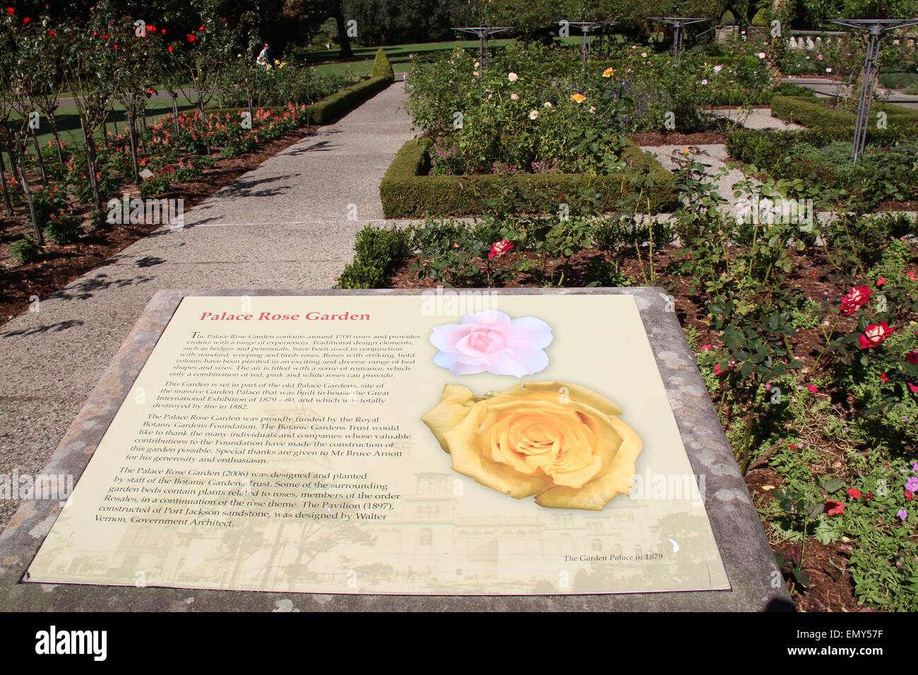 Sydney, Australie. 24 avril 2015. Le Rose Garden Palace au Royal Botanic Gardens de Sydney. Crédit : Richard Milnes/Alamy Banque D'Images