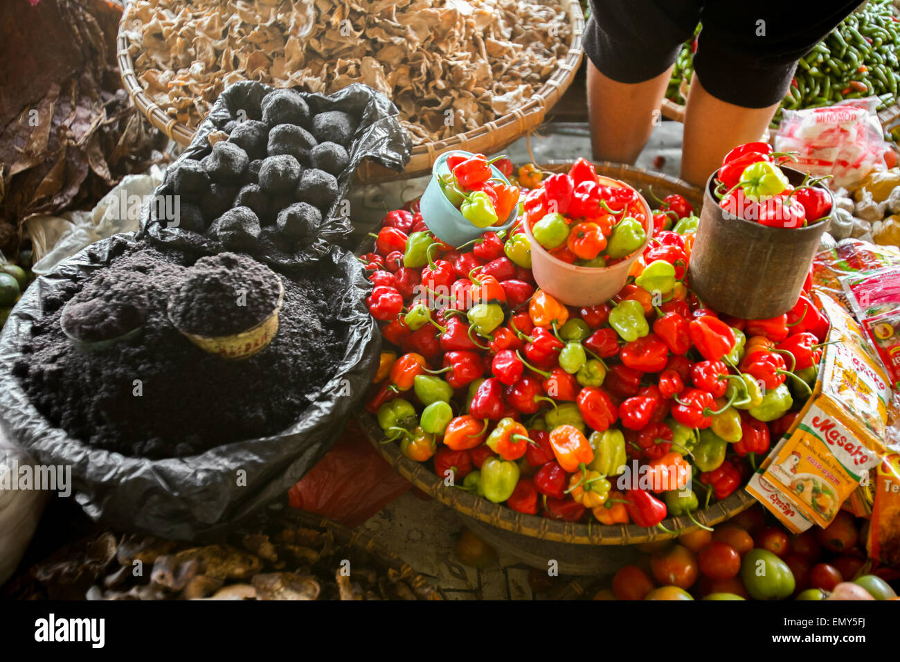 Paprika en forme de cloche à fruits marché traditionnel de Rantepao, Toraja, Indonésie. Banque D'Images