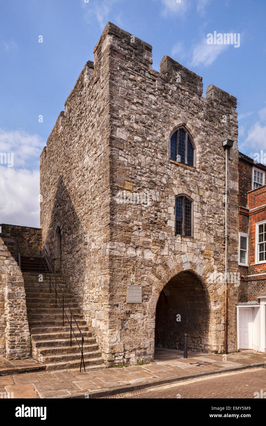 L'ancien de Westgate la ville de Southampton. Par cette porte ont marché certains des hommes qui ont combattu à Azincourt, en 1415, et de... Banque D'Images