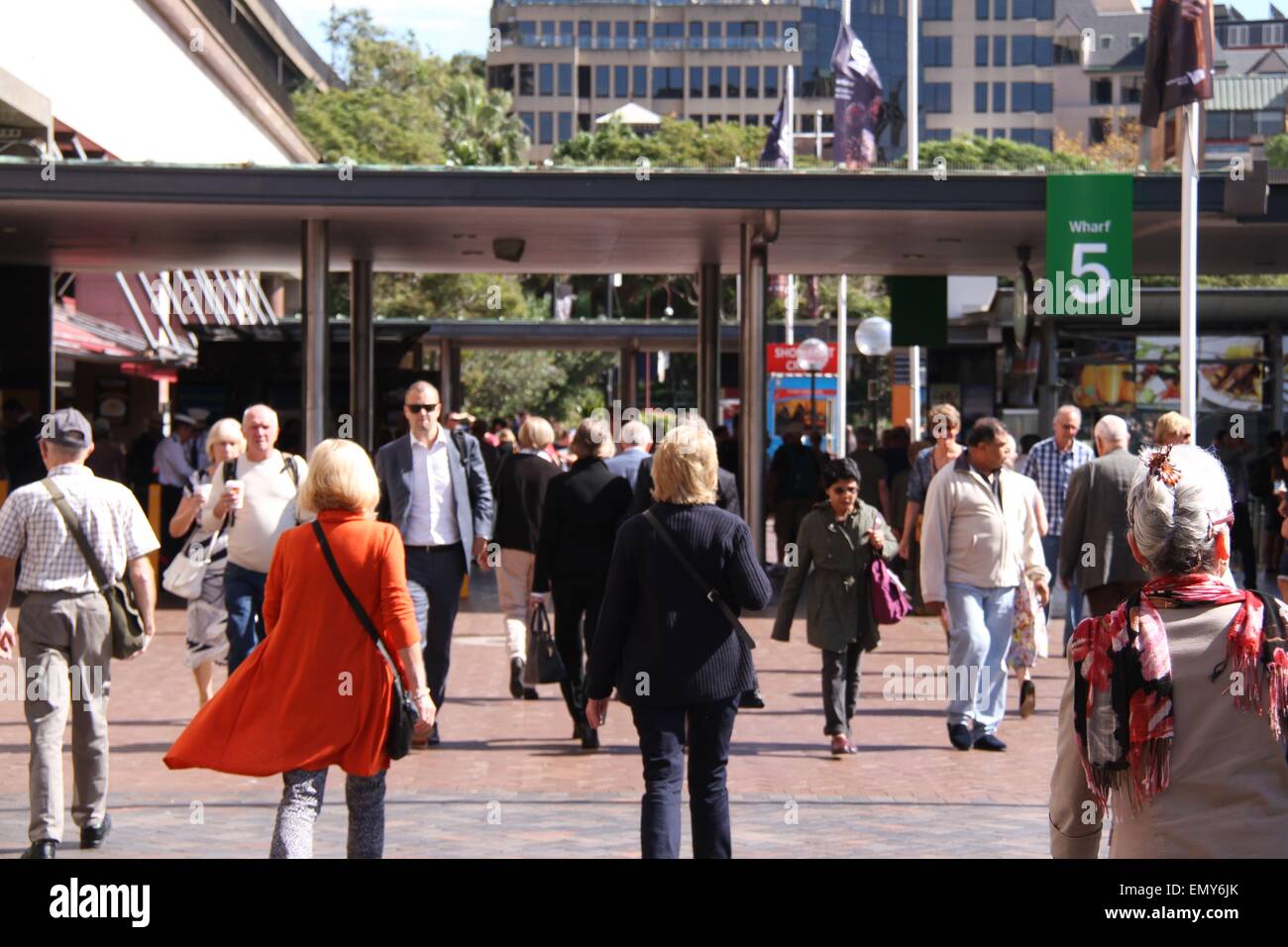 Sydney, Australie. 24 avril 2015. Circular Quay à Sydney. Crédit : Richard Milnes/Alamy Banque D'Images