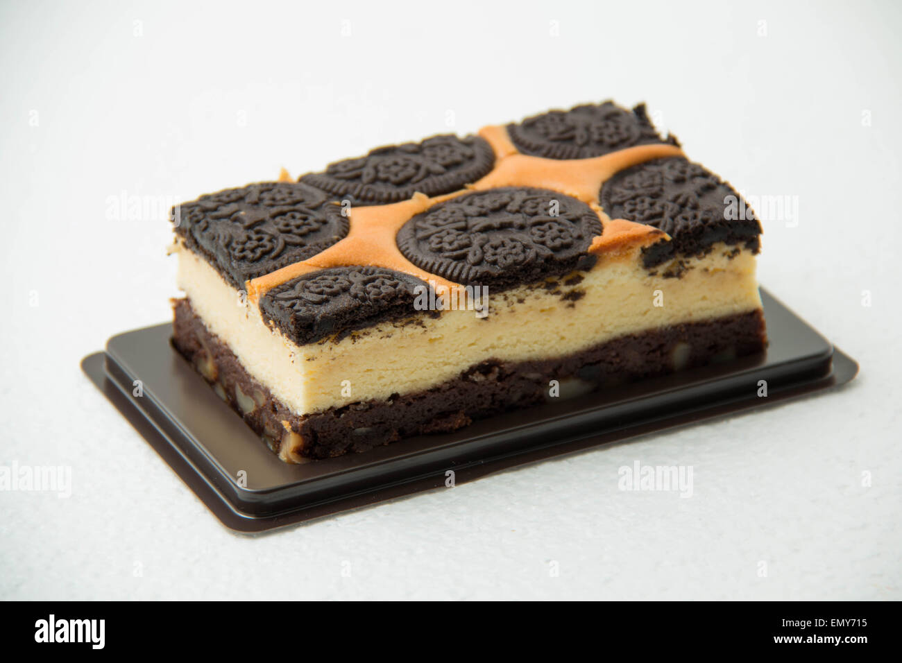 Gateau Au Fromage Oreo Sur Fond Blanc Photo Stock Alamy Gateau Au Fromage Oreo Sur Fond Blanc Photo Stock Alamy