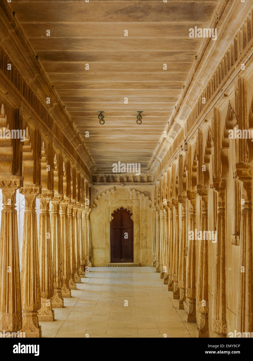 Patio au City Palace à Udaipur, Rajasthan, Inde Banque D'Images