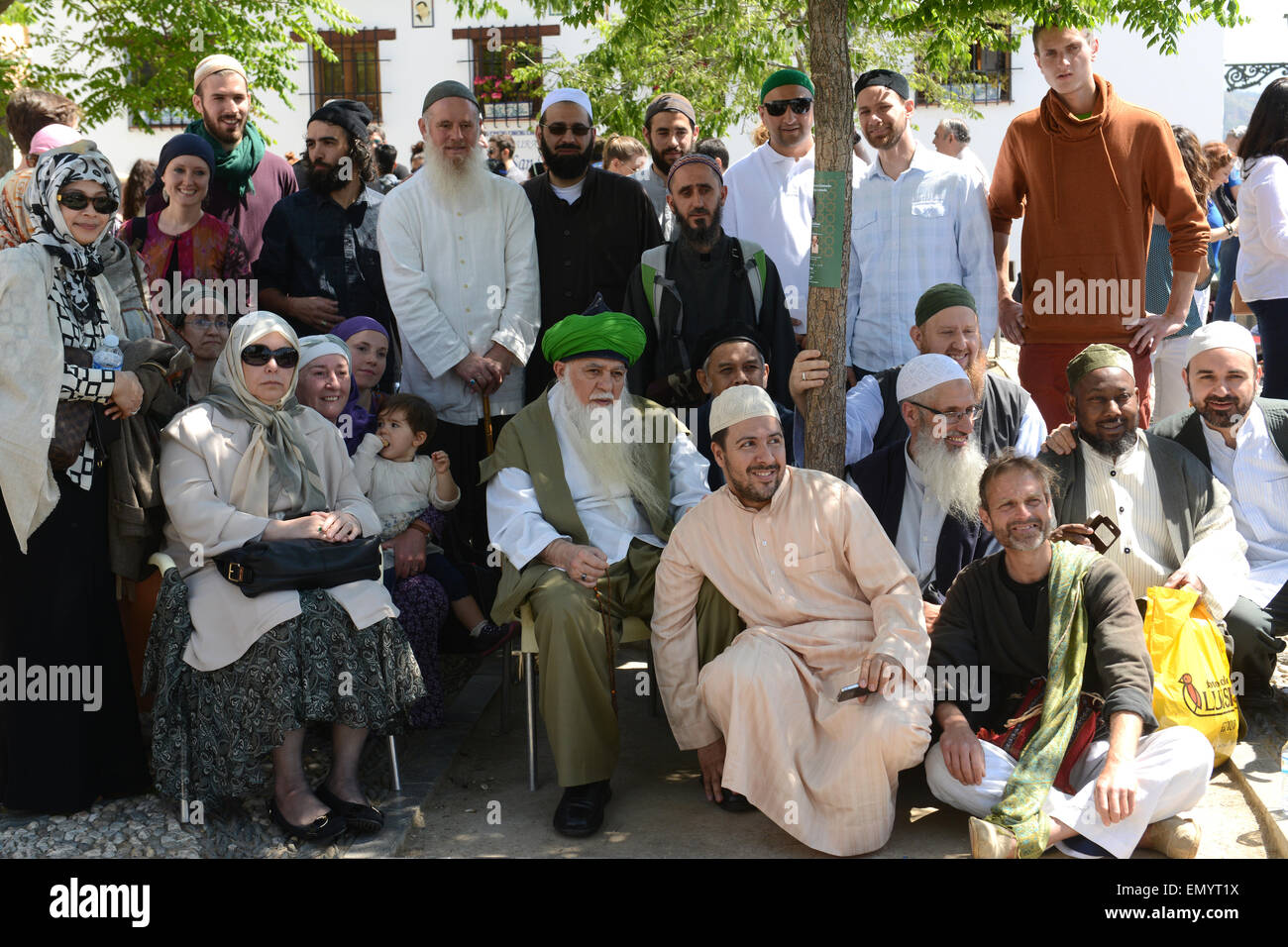 Shaykh Hisham Kabbani Lebanese-American éminents du soufisme avec la famille et les fidèles à Grenade Espagne Banque D'Images