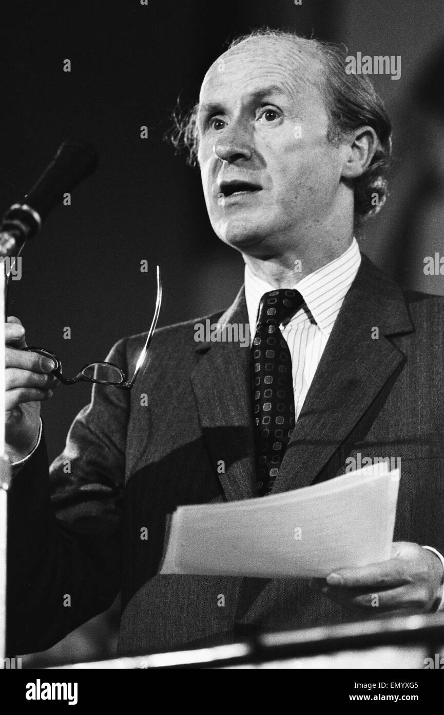 Chancelier de l'Échiquier Anthony Barber fait un discours au deuxième et dernier jour de la Conférence à la femme conservateur Centre Hall, Westminster. 23 mai 1973. Banque D'Images
