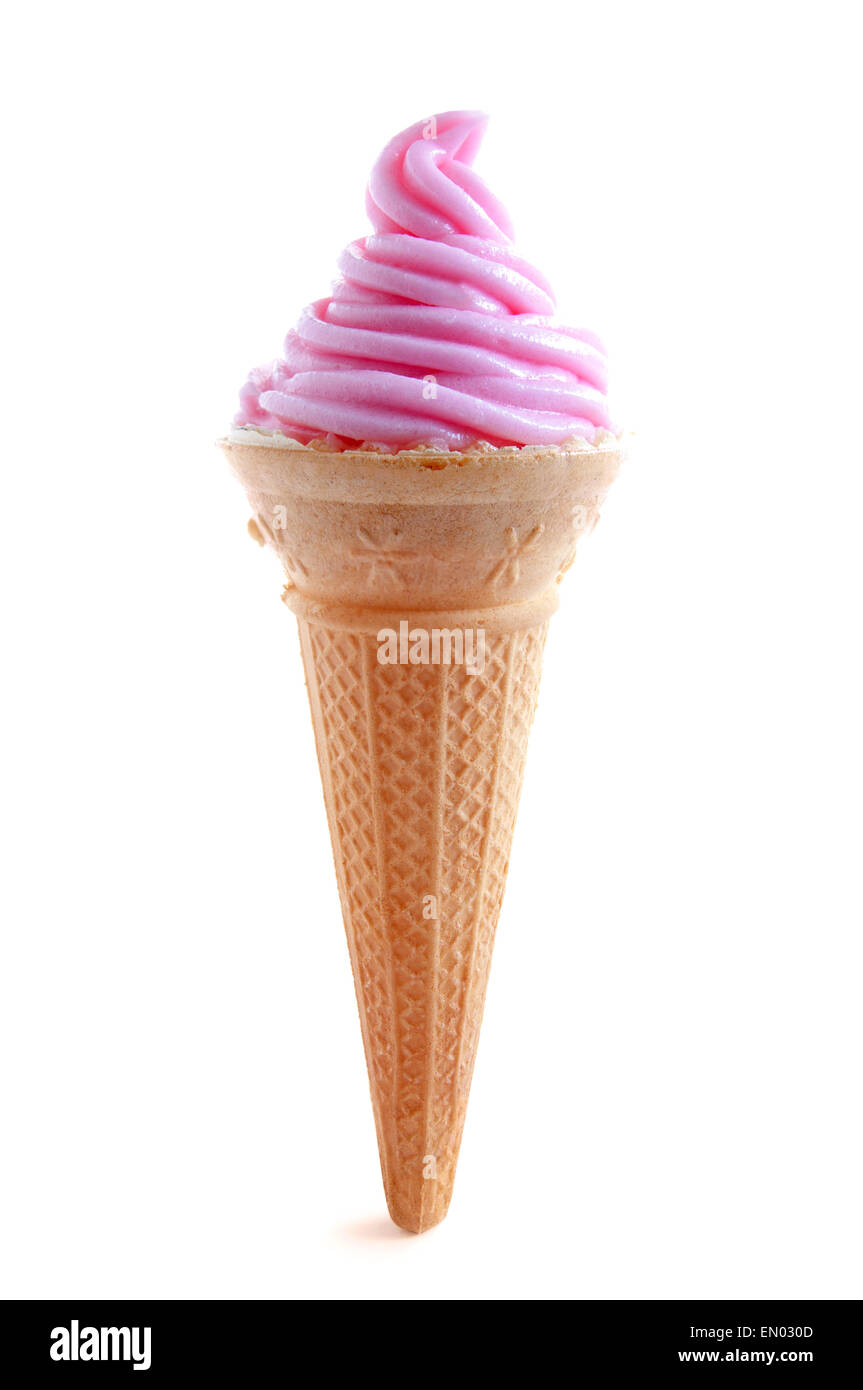 Strawberry ice cream cone sur un fond blanc Banque D'Images