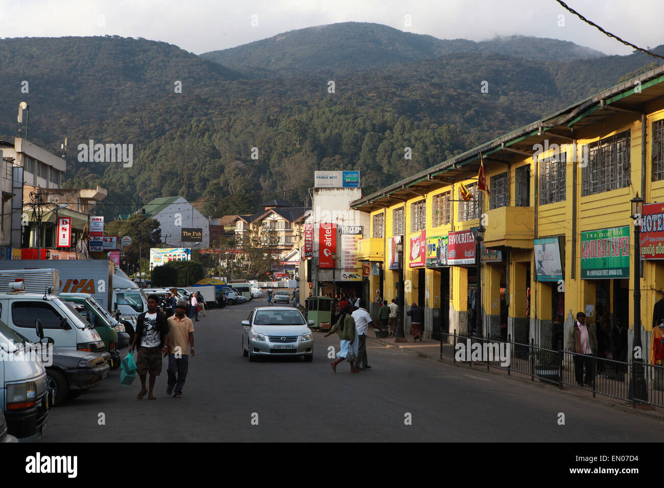 SRI LANKA Nuwara Eiiya, : rue principale de Nuwara Eliya Banque D'Images