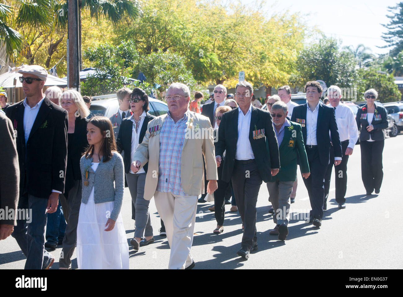 Sydney, Australie. Apr 25, 2015. L'ANZAC day service du souvenir du centenaire et mars à Palm Beach Sydney le 25 avril pour se souvenir de ceux qui ont péri dans la première guerre mondiale à Gallipoli Crédit : martin berry/Alamy Live News Banque D'Images