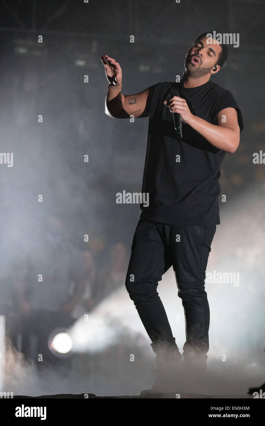 Indio, California, USA. Apr 12, 2015. Singer DRAKE il se produit pendant les trois jours de Musique et Arts Festival Coachella Indio au Polo Club à Indio, Californie © Daniel DeSlover/ZUMA/Alamy Fil Live News Banque D'Images