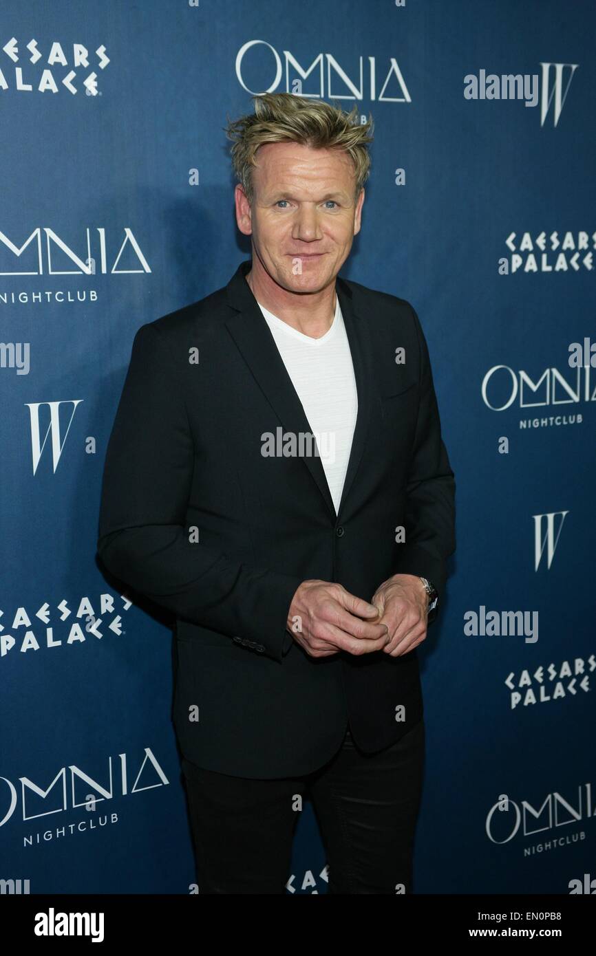 Las Vegas, NV, USA. Apr 24, 2015. Gordon Ramsay at arrivées de Naomi Campbell à la Discothèque DJ Omnia Inauguration Week-end, le Caesars Palace, Las Vegas, NV 24 avril 2015. Credit : James Atoa/Everett Collection/Alamy Live News Banque D'Images