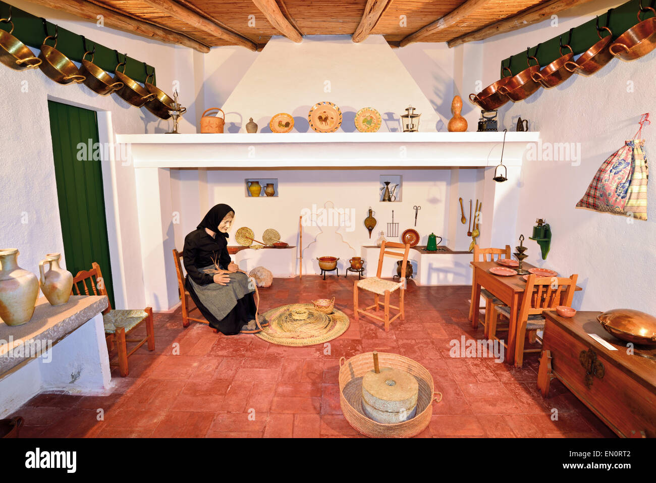 Le Portugal, l'Algarve : Exemple d'une cuisine traditionnelle de l'algarve dans le Musée Ethnographique régional de Faro Banque D'Images