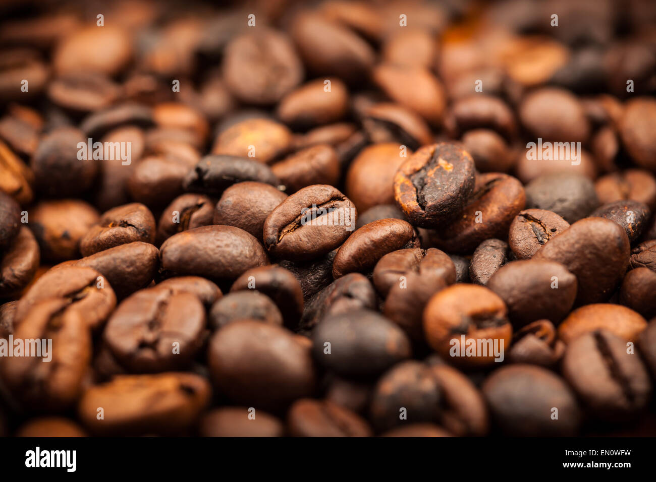 Les grains de café torréfiés comme arrière-plan Banque D'Images