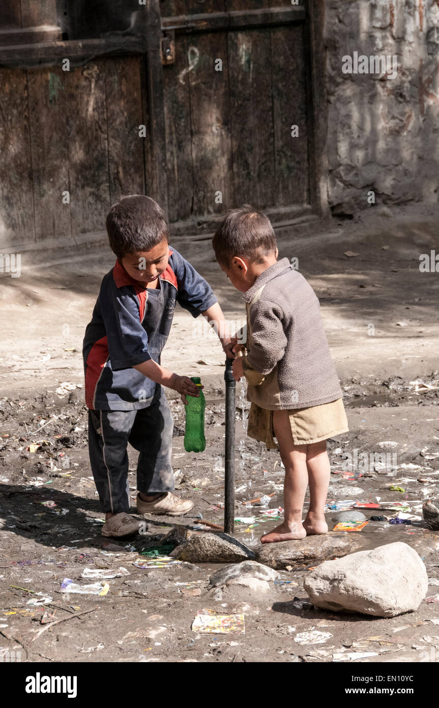 Visages du Pakistan à la frontière du Nord District de Baltistan et le village de Hushe Banque D'Images