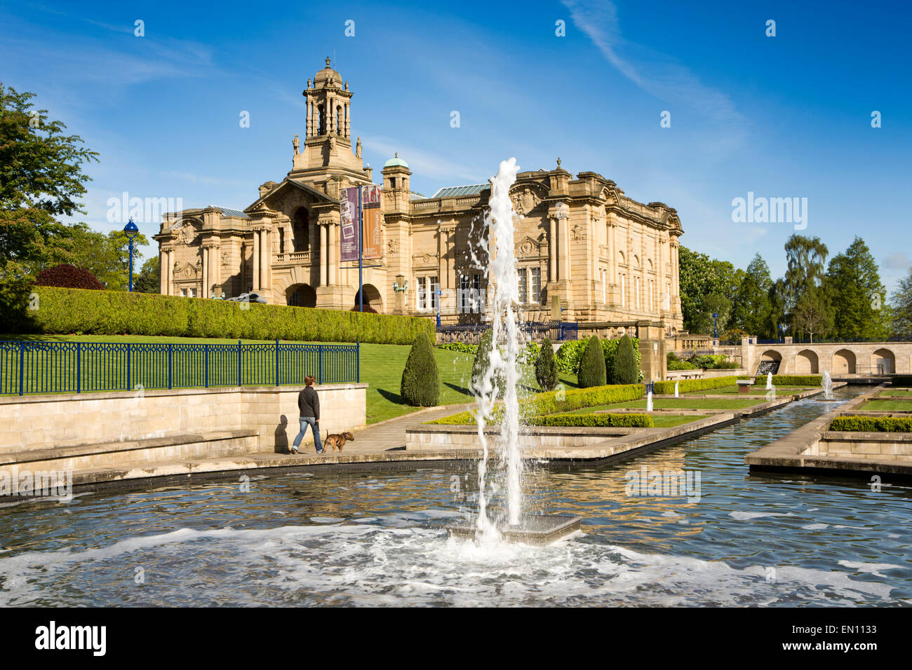 Royaume-uni, Angleterre, dans le Yorkshire, Bradford Lister Park, mughal garden, basé sur l'Srinagar, Cachemire et Jardin Shalimar Hall Carwtright Banque D'Images
