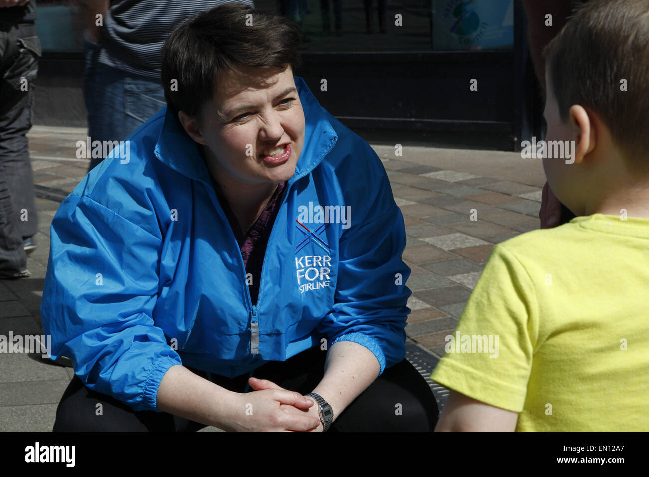 Stirling, Ecosse, Royaume-Uni. Apr 25, 2015. Ruth Davidson conservateurs écossais aux côtés de campagnes candidat local Stephen Kerr dans ce SNP / CON siège disputé. Credit : ALAN OLIVER/Alamy Live News Banque D'Images