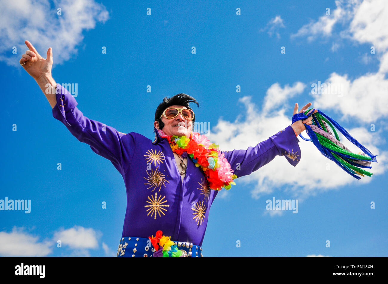 L'Irlande du Nord. 25 Jan 2015 - 'plus grand rassemblement du monde sur Elvis regarder-un-aime' tongs lorsque seulement 6 Mettez en place. Crédit : Stephen Barnes/Alamy Live News Banque D'Images