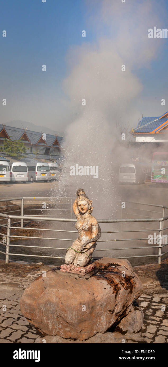 Les sources d'eau chaude à Wieng Pa Pao, Chiang Rai, Thaïlande du Nord. Un arrêt touristique populaire. Banque D'Images