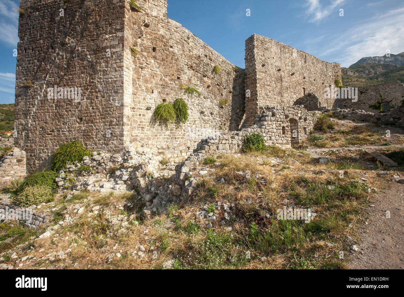 Le haut des murs, forteresse Stari Bar, Monténégro. Banque D'Images