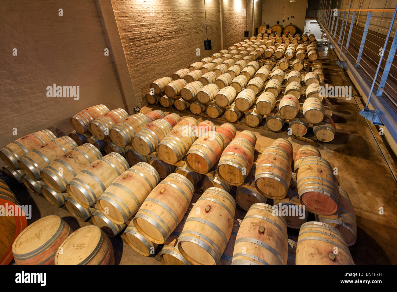 Des tonneaux de vin du Groot Constantia wine estate à Cape Town Afrique du Sud. Banque D'Images