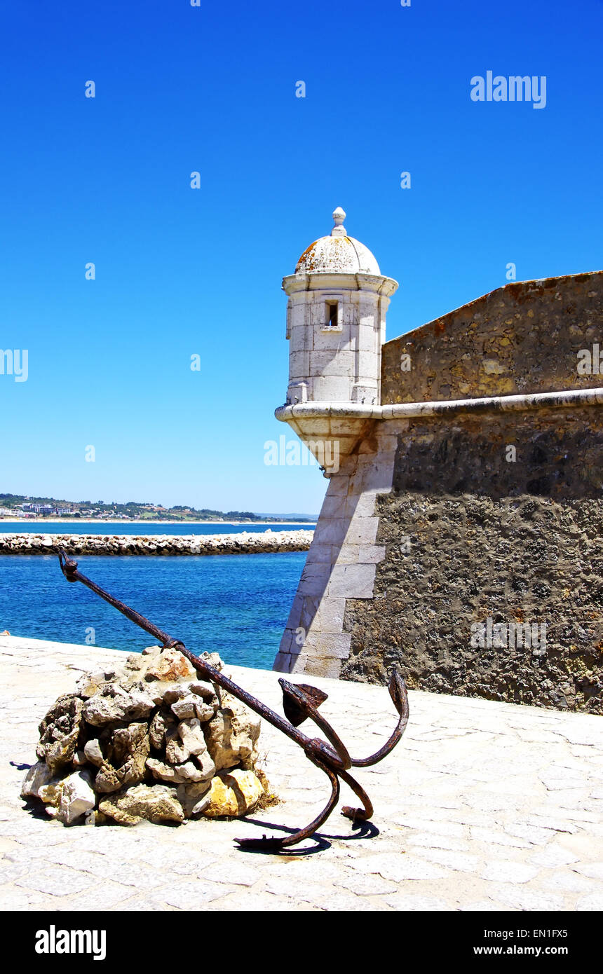 Fort et l'ancre dans Lagos, Algarve, Portugal Banque D'Images