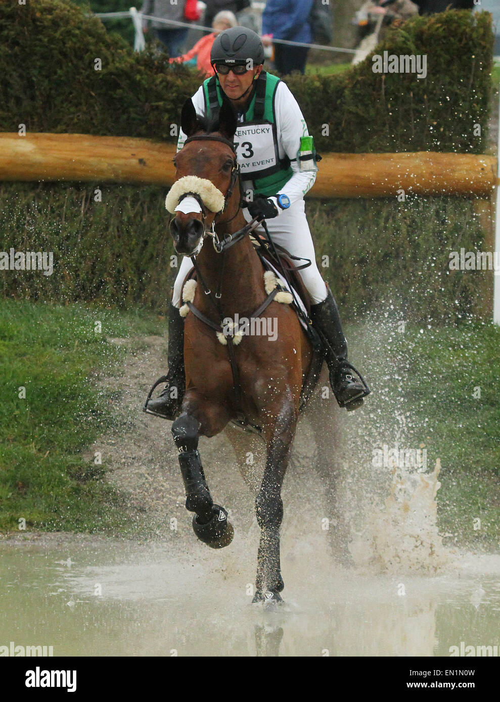 Lexington, Kentucky, USA. Apr 26, 2015. 25 avril 2015 : # 73 improviser et William Levett sur le cours de cross-country au cours de l'événement de trois jours Rolex au Kentucky Horse Park de Lexington, KY. Candice Chavez/ESW/CSM/Alamy Live News Banque D'Images