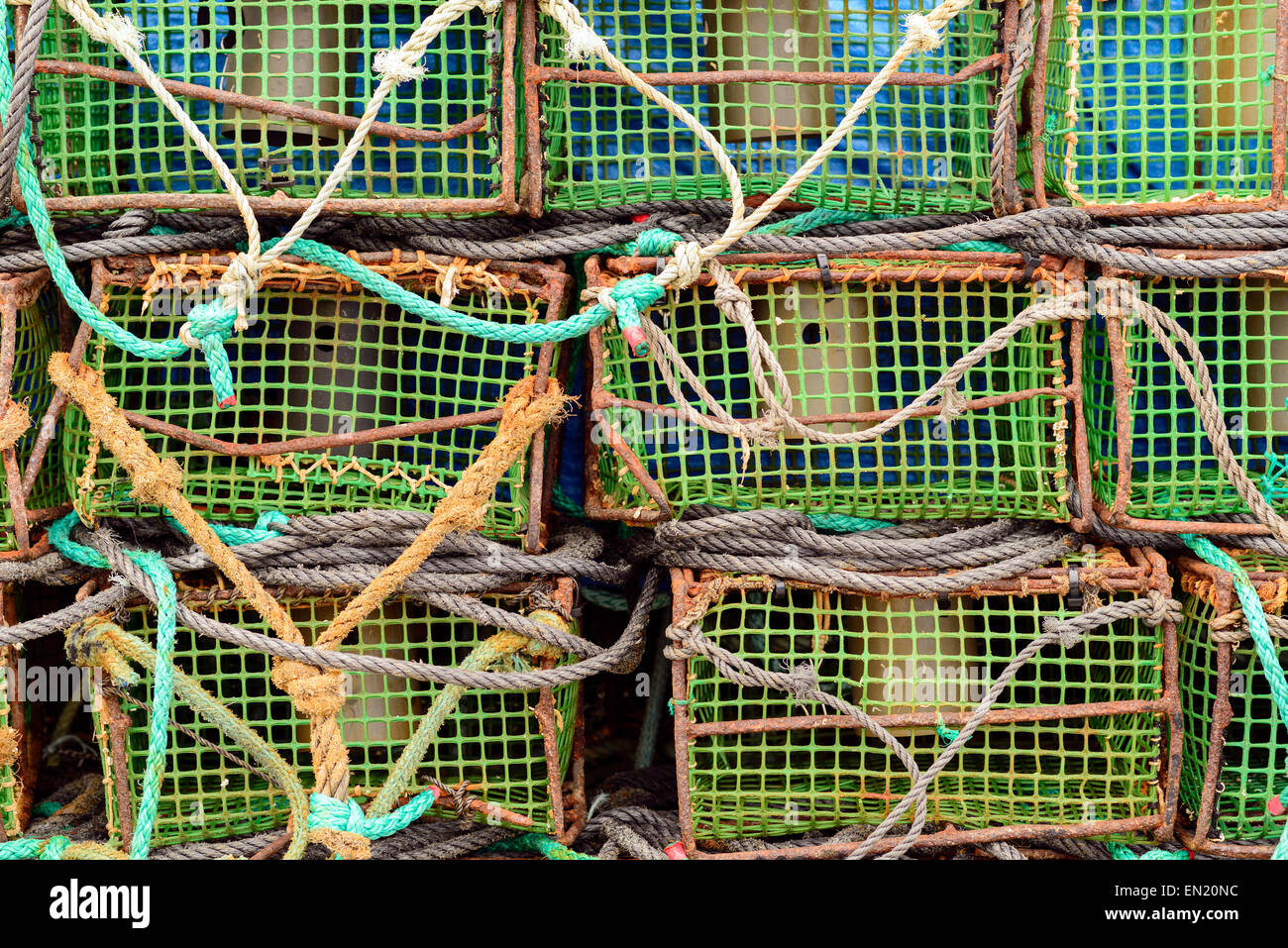 Fruits de mer les pièges dans un village de la côte de Galice, Espagne Banque D'Images