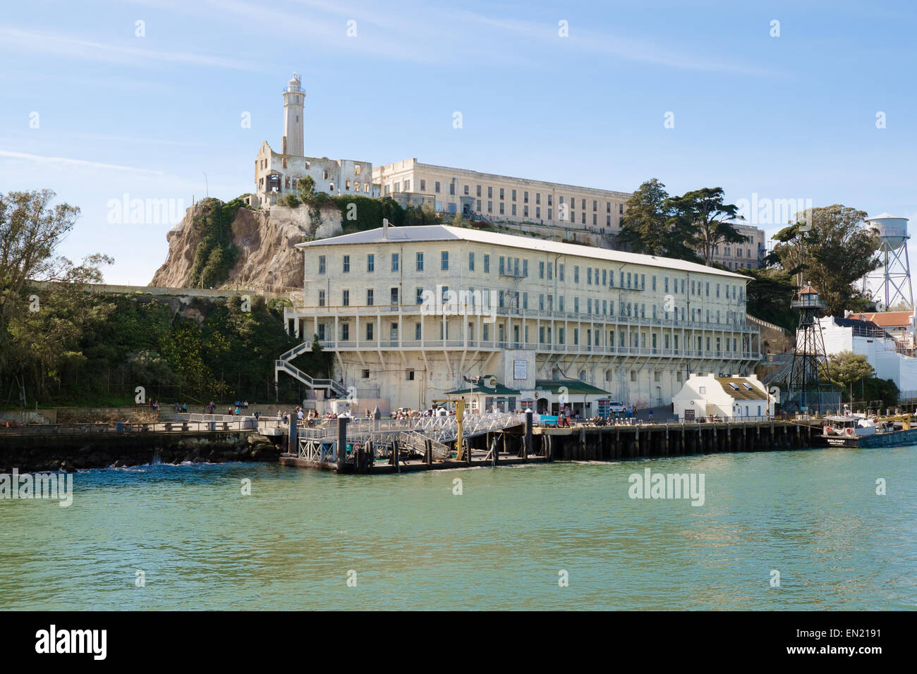 Approche d'Alcatraz prison pénitentiaire île en bateau Banque D'Images