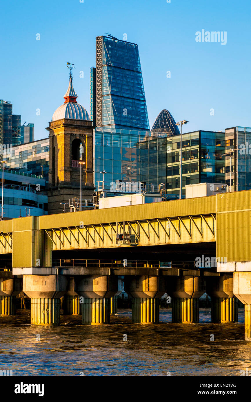 Cannon Street Railway Bridge et de la ville de Londres, Londres, Angleterre Banque D'Images