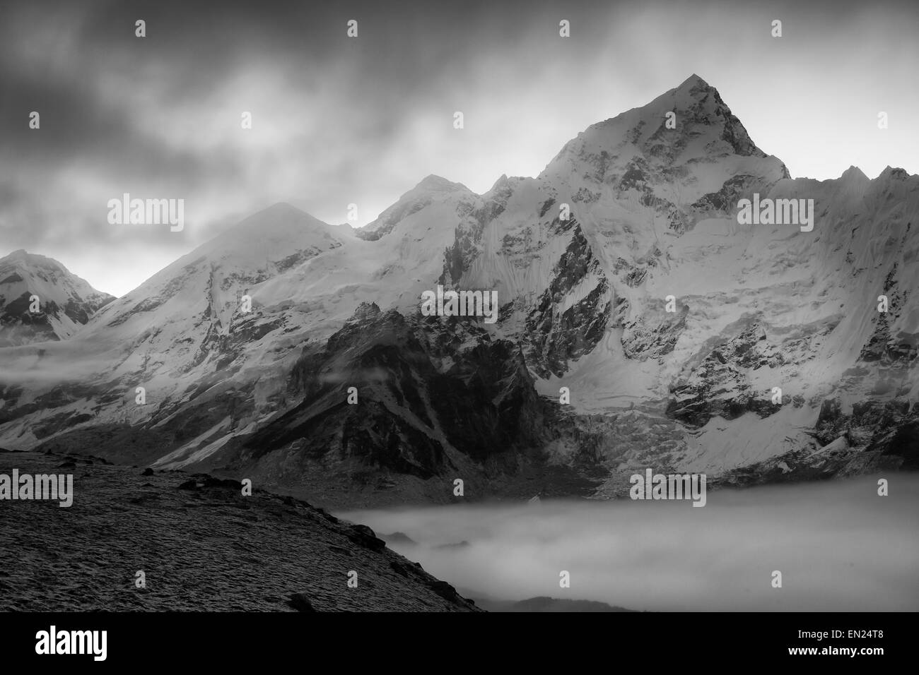 Vue de l'Everest depuis le Kala Patthar. Banque D'Images