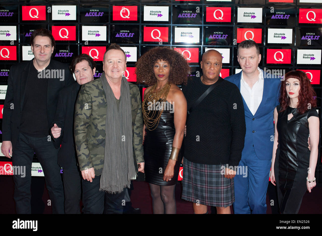 Accès Xperia Q Awards tenue à l'hôtel Grosvenor House - Arrivées. Avec : Andy Gillespie,Charlie Burchill,Jim Kerr,Guest,Mel Gaynor,Ged Grimes,Simple Minds Où : London, Royaume-Uni Quand : 22 Oct 2014 Banque D'Images