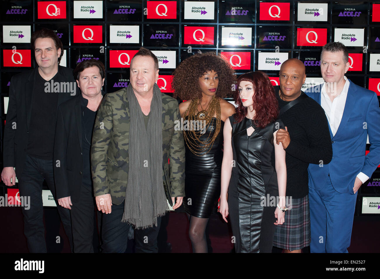 Accès Xperia Q Awards tenue à l'hôtel Grosvenor House - Arrivées. Avec : Andy Gillespie,Charlie Burchill,Jim Kerr,vous,Mel Gaynor,Ged Grimes,Simple Minds Où : London, Royaume-Uni Quand : 22 Oct 2014 Banque D'Images