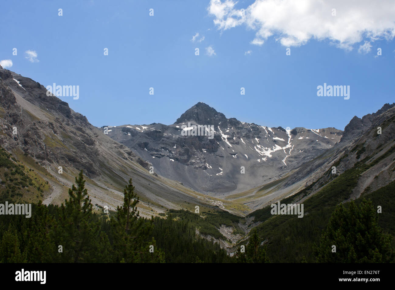 Piz Plateau Fondada, Val Mora, Val Mustair Engadin Suisse, ouverture de la vallée des Alpes de Haute Montagne Banque D'Images